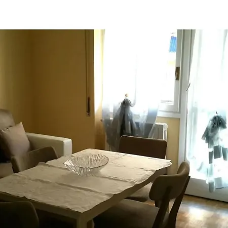 Confortevole E Vicino Al Centro Di