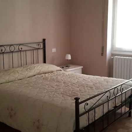 Confortevole E Vicino Al Centro Di Апартаменты Санремо