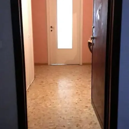 Confortevole E Vicino Al Centro Di Апартаменты Санремо